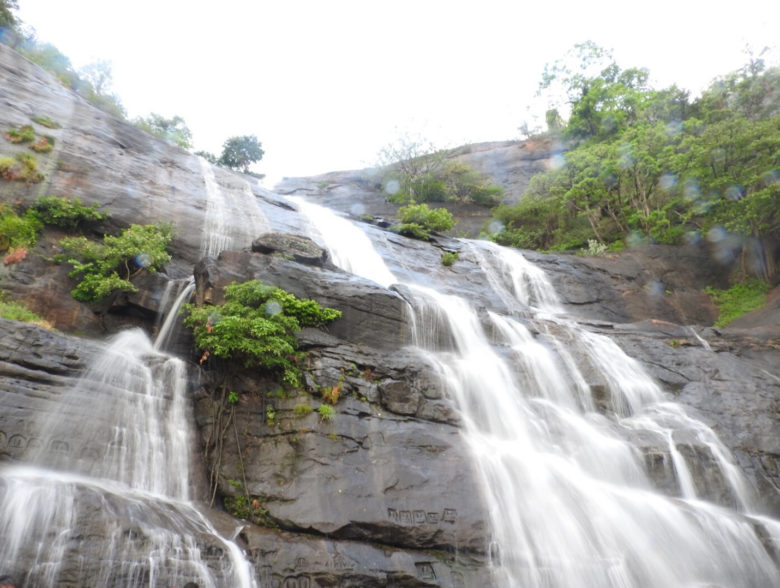 Kutralam Falls